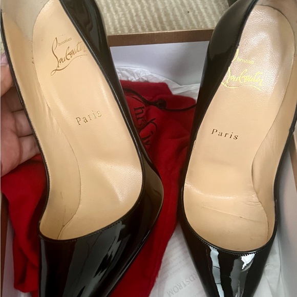 Only wore them once. They are in excellent condition. - Picture 2 of 4